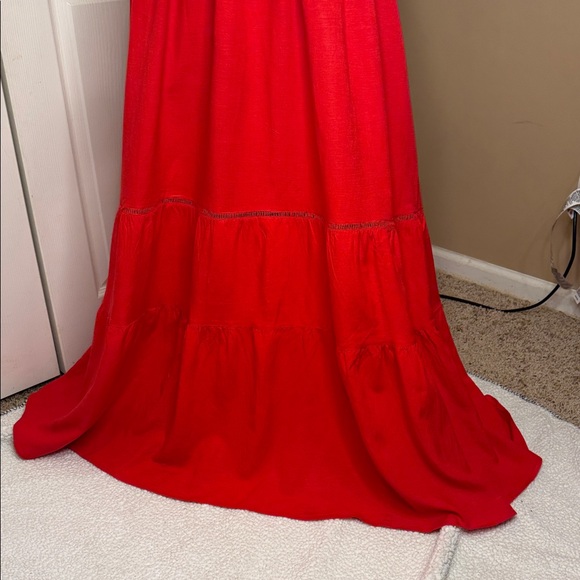 Elegant Red Women's Dress - Picture 3 of 4